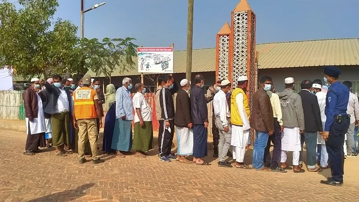 সীমান্তে ১১ রো‌হিঙ্গা আটক