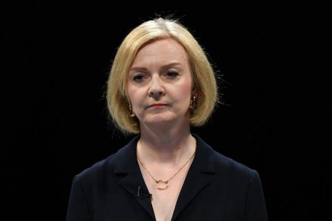 ব্রিটেনের রাজনীতিতে ডামাডোল