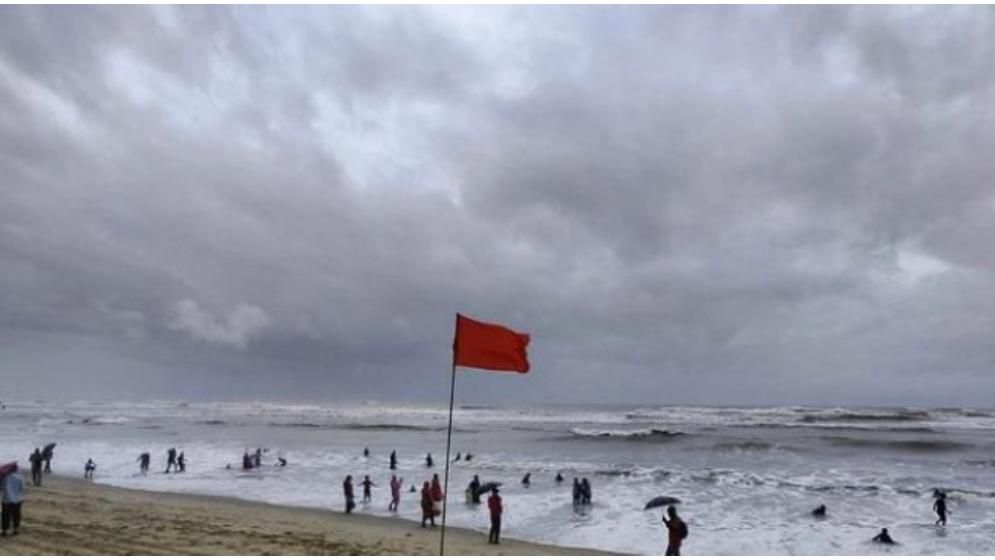 বঙ্গোপসাগরে লঘুচাপের শঙ্কা : এখনই বিদায় নিচ্ছে না বৃষ্টি