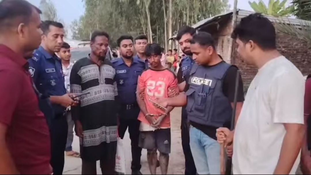 চকরিয়ায় দেশীয় তৈরি লম্বা বন্দুক ও ৮ রাউন্ড কার্তুজসহ হত্যা মামলার আসামি গ্রেফতার