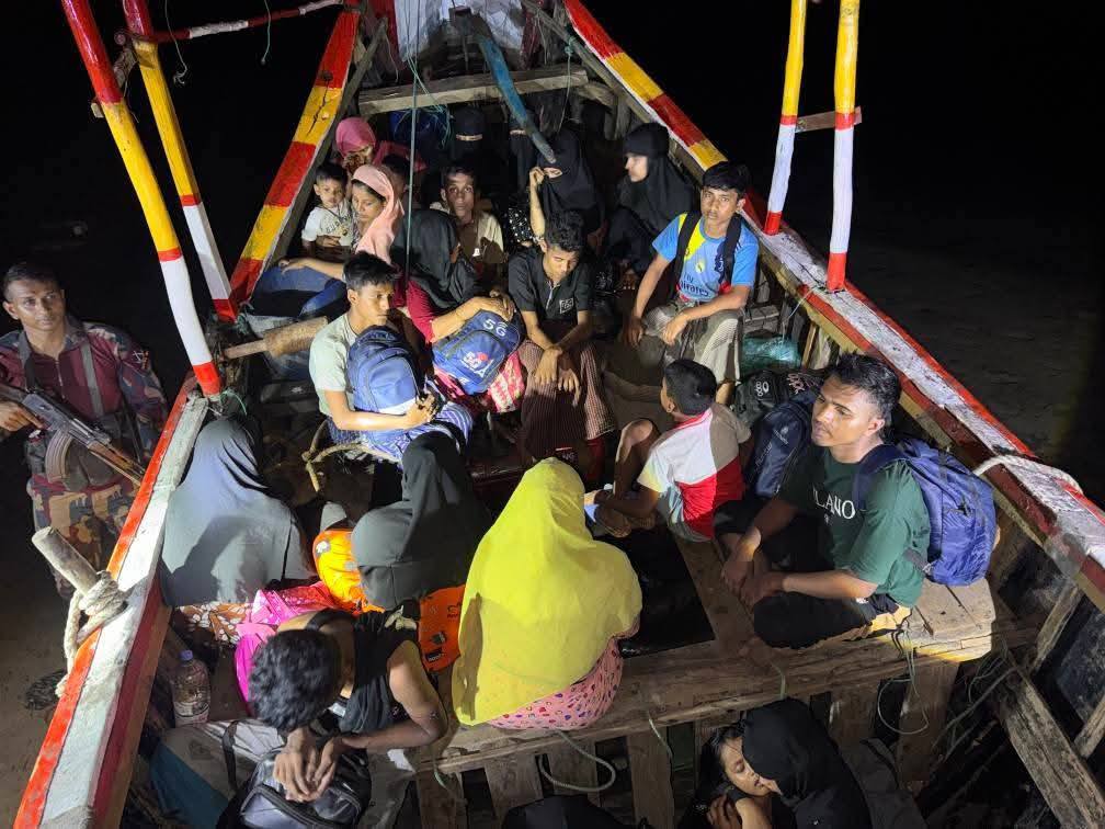 টেকনাফে ২৯ জন ভুক্তভোগী উদ্ধার, মানব পাচারকারী চক্রের ৩ সদস্য আটক