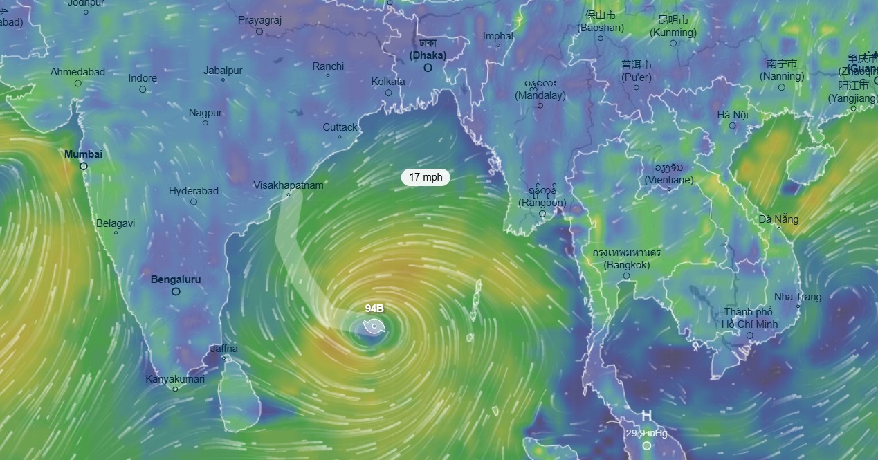 বঙ্গোপসাগরের ধেয়ে আসছে ঘূর্ণিঝড় ‘মন্থা’ : সমুদ্রবন্দরে সতর্কতা সংকেত