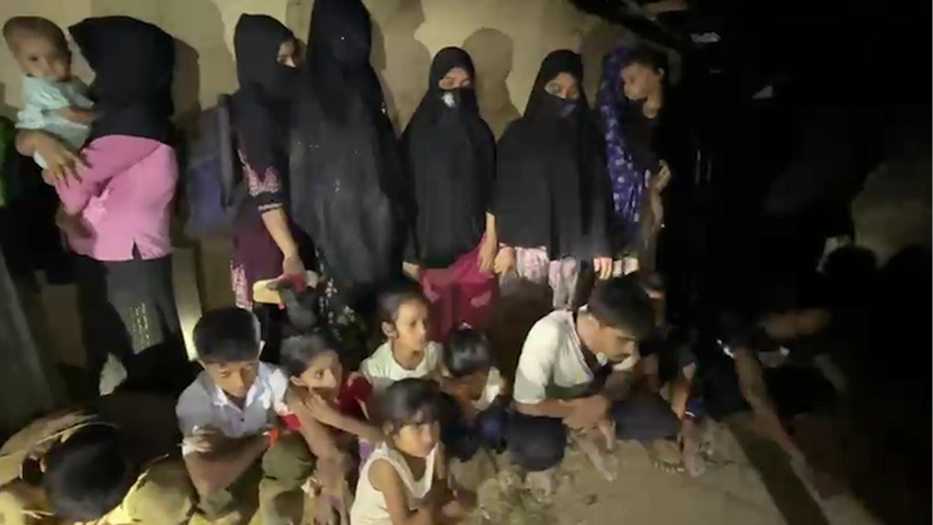 টেকনাফে গহীন পাহাড়ে জিম্মিদশা থেকে ২৪ জনকে উদ্ধার