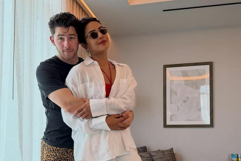 বিবাহবার্ষিকীতে সমুদ্রের ধারে নিক-প্রিয়াঙ্কার সেলিব্রেশন