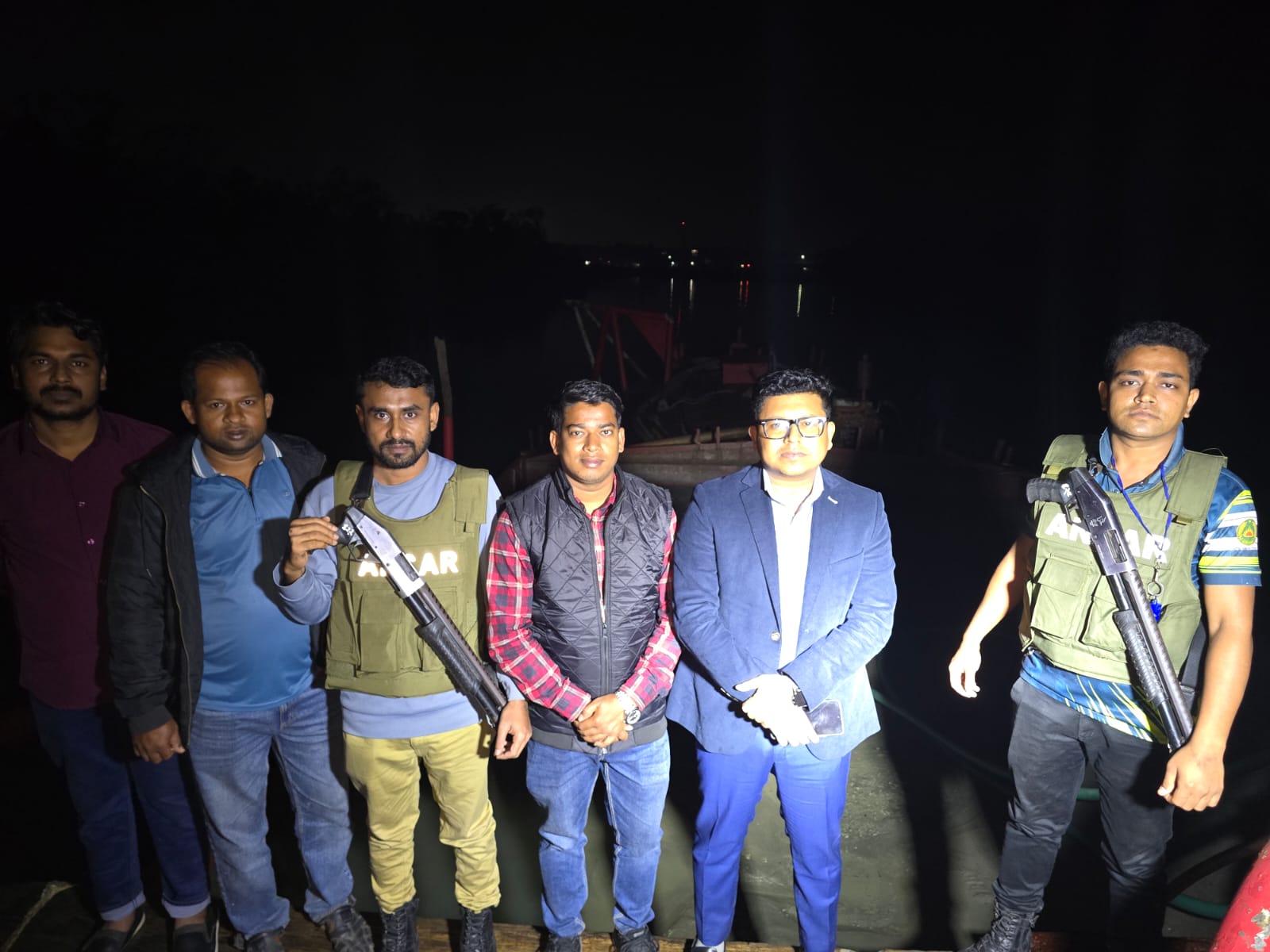 সোনাদিয়া চরে বালু উত্তোলনের বিরুদ্ধে অভিযান! ৪ লক্ষ টাকা জরিমানা