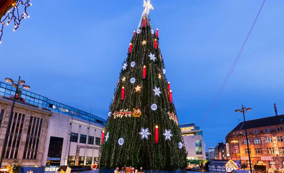 আজ শুভ বড়দিন : খ্রিষ্ট ধর্মাবলম্বীদের সবচেয়ে বড় ধর্মীয় উৎসব