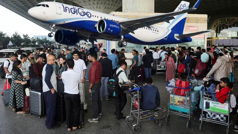 ভারতজুড়ে বিমান চলাচল বিপর্যস্ত, দিনে হাজার ফ্লাইট বাতিল